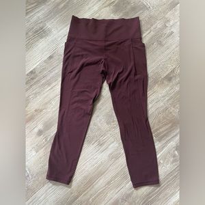 Athleta salutation stash pocket II leggings